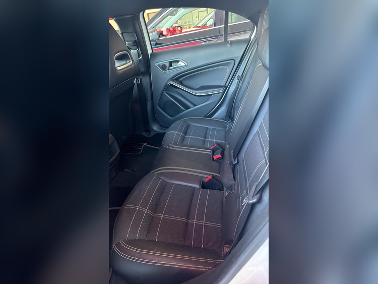 Mercedes Benz Clase A (todo) 200 URBAN 2.1 136CV foto 6